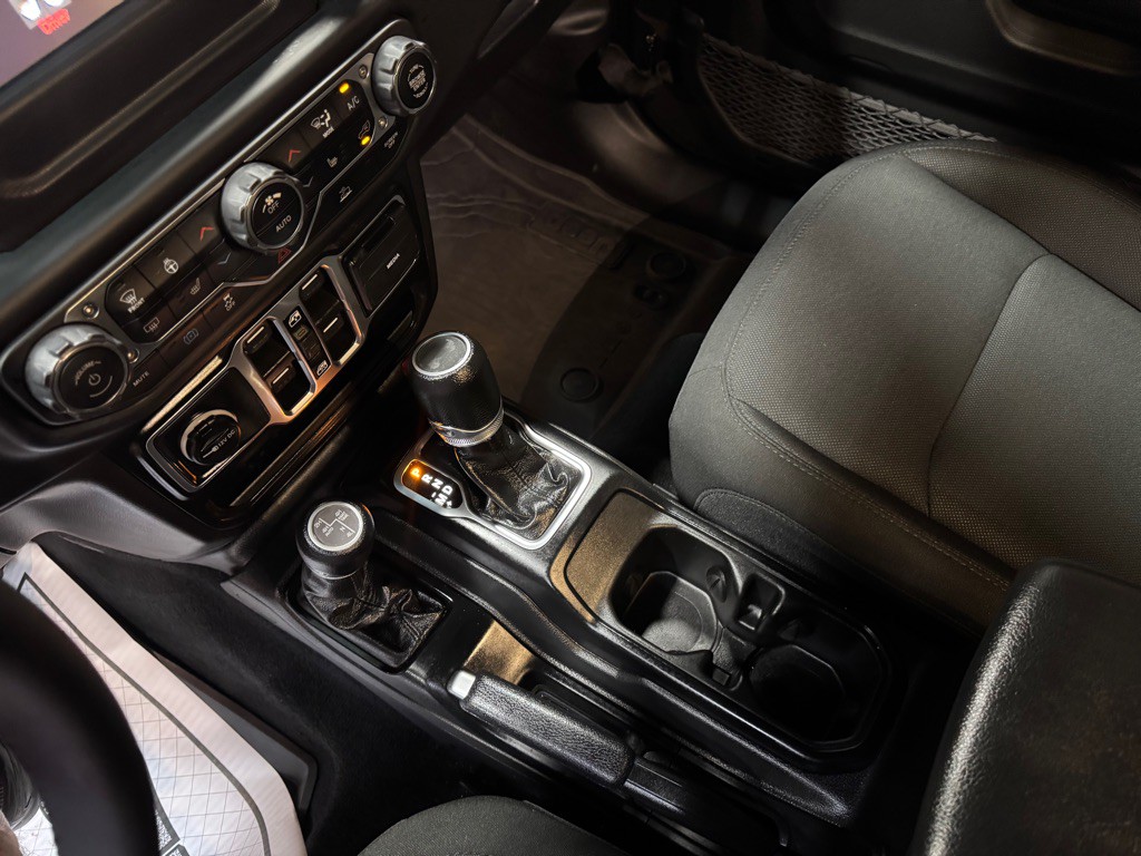 2023 Jeep Wrangler Image 21