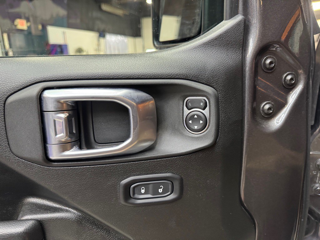 2023 Jeep Wrangler Image 23