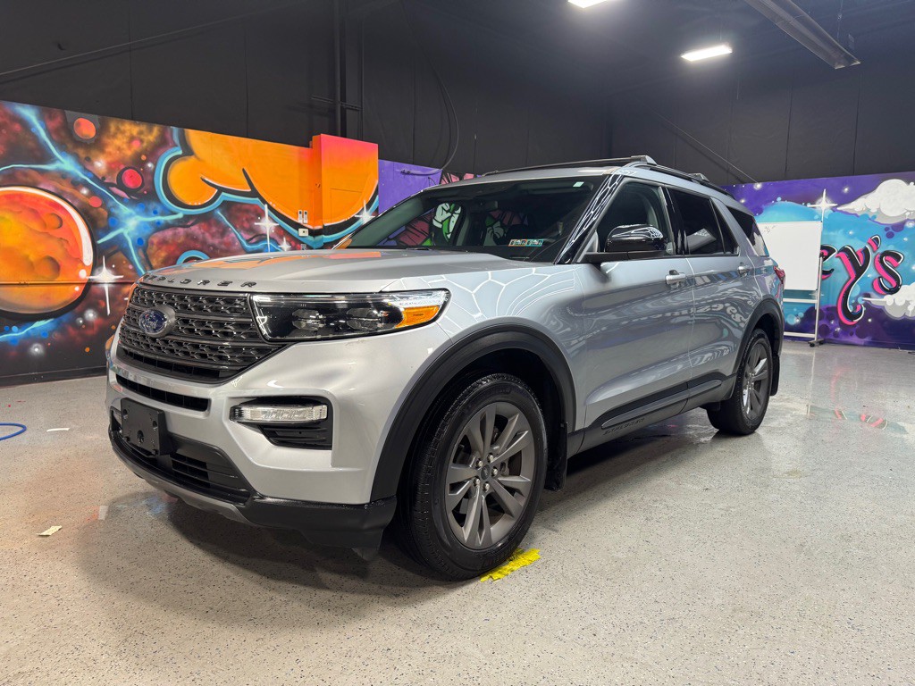 2023 Ford Explorer Image 1