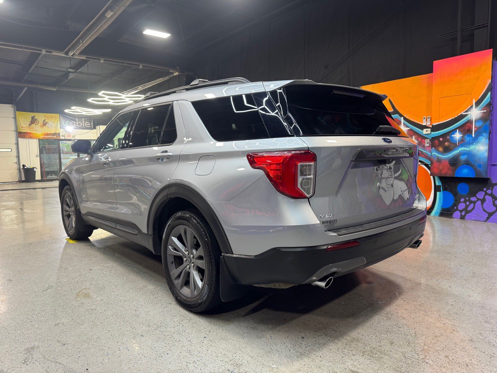 2023 Ford Explorer Image 3