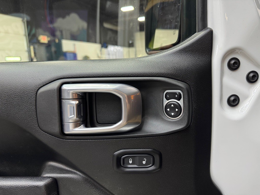 2024 Jeep Wrangler Image 23