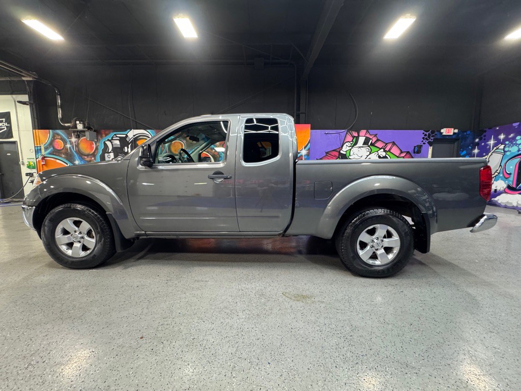 2009 Nissan Frontier Image 2