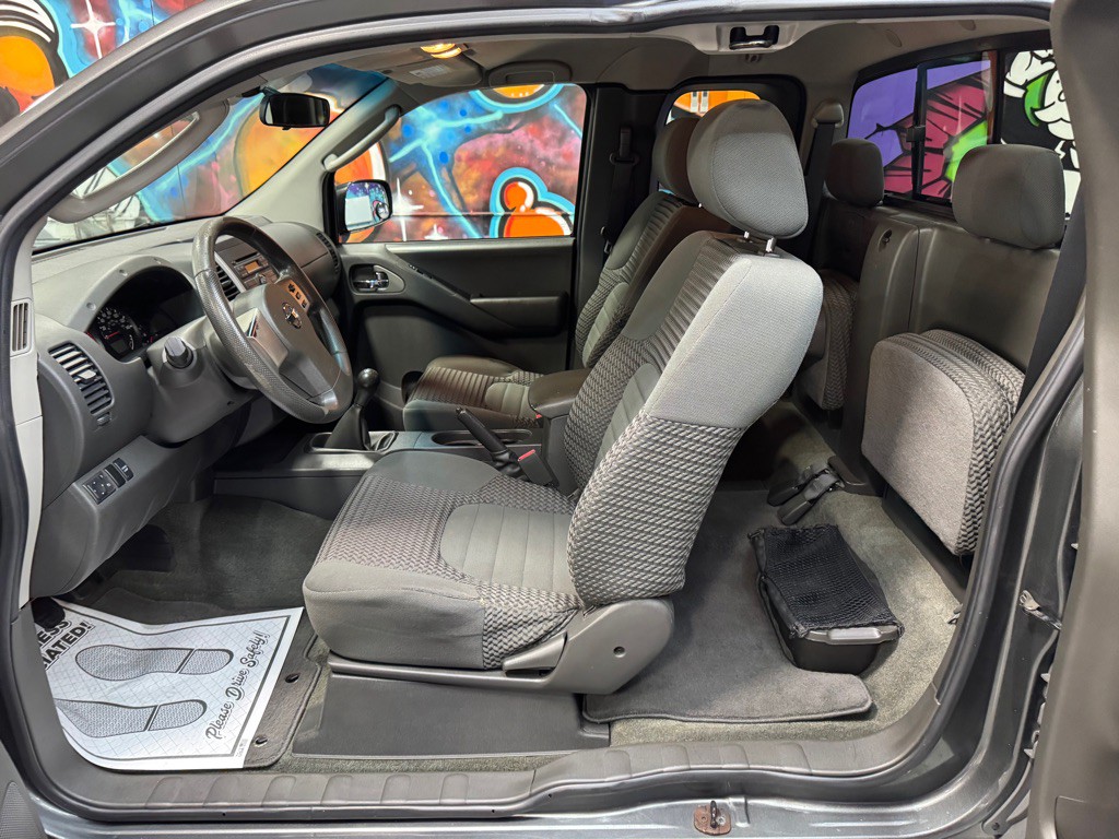 2009 Nissan Frontier Image 11