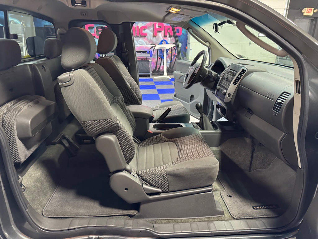 2009 Nissan Frontier Image 14