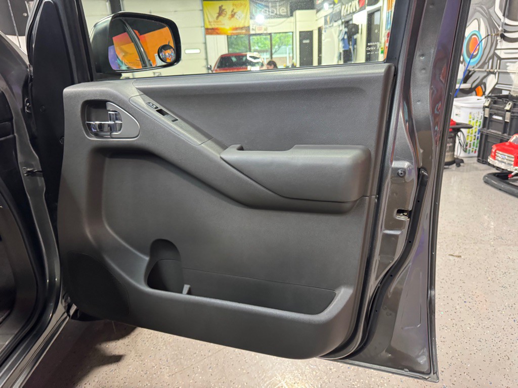 2009 Nissan Frontier Image 15