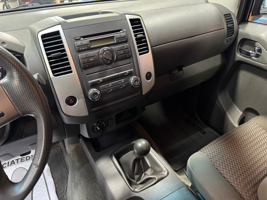 2009 Nissan Frontier Image 18