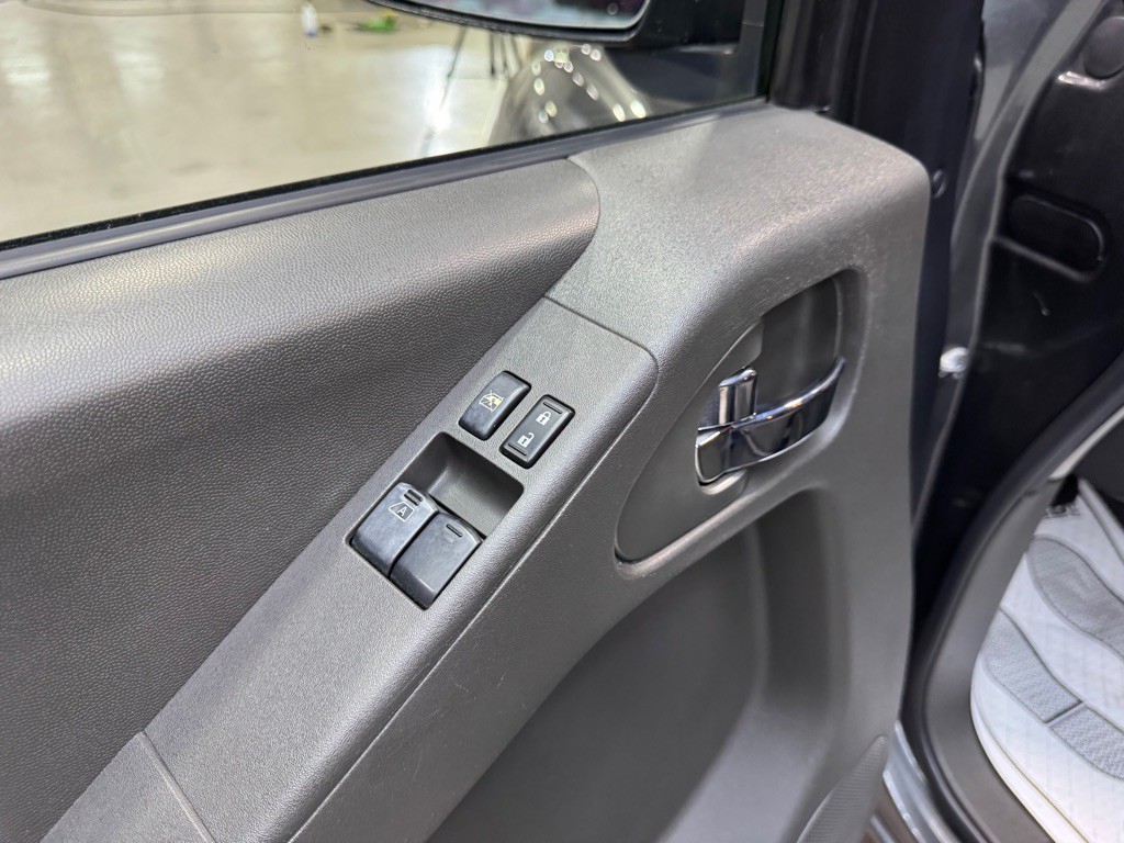 2009 Nissan Frontier Image 20