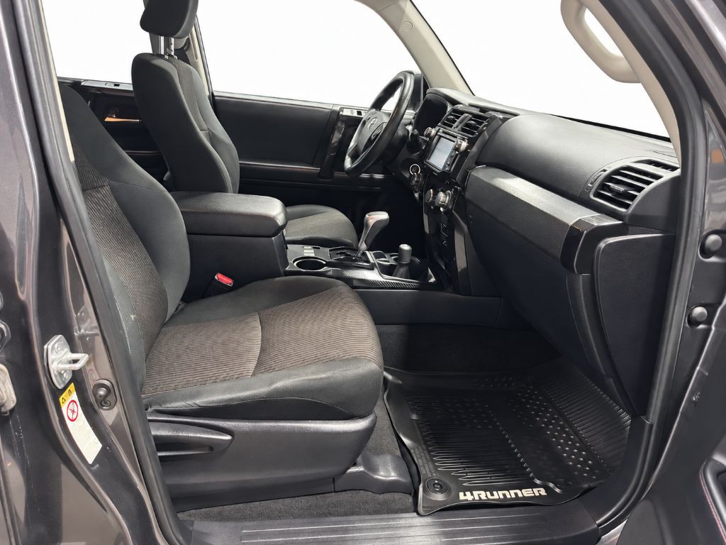 2019 Toyota 4Runner Image 16