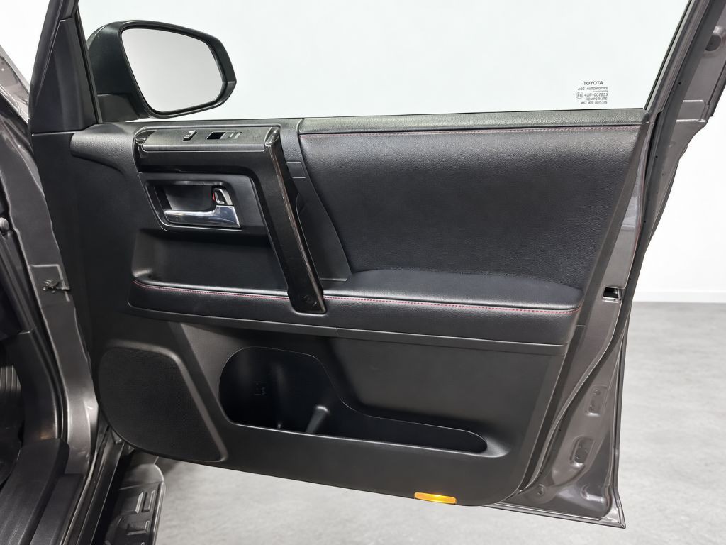 2019 Toyota 4Runner Image 19