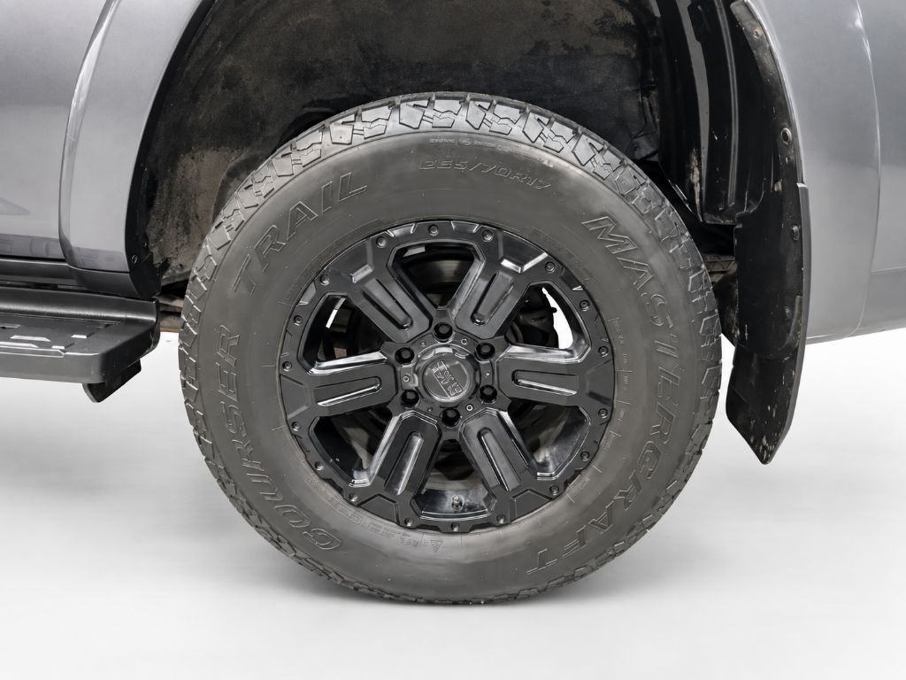 2019 Toyota 4Runner Image 22