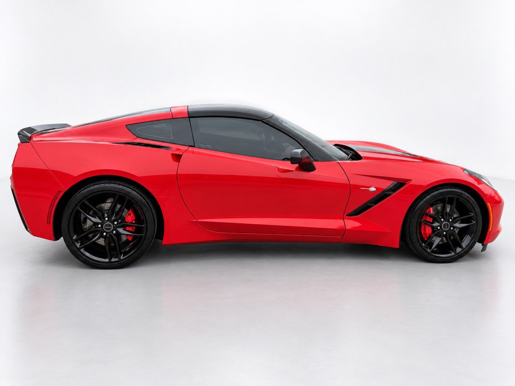 2015 Chevrolet Corvette Image 2