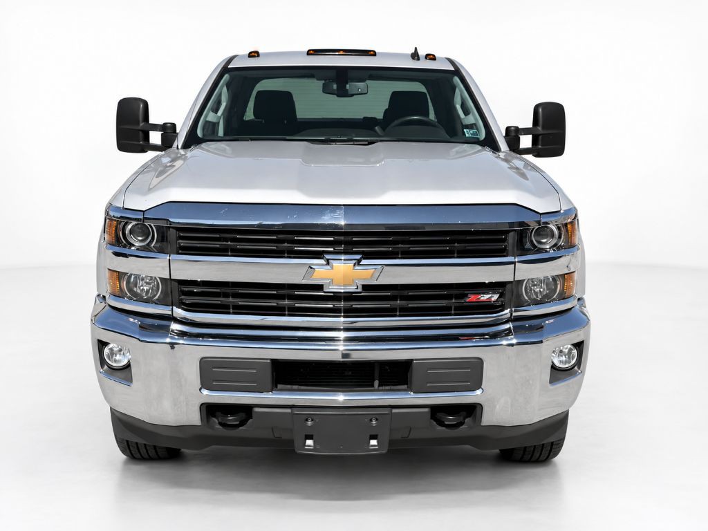 2015 Chevrolet Silverado 1500 Image 2