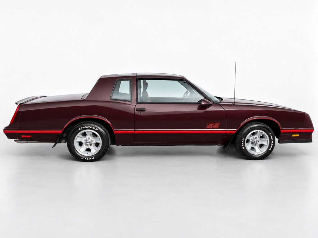 1988 Chevrolet Monte Carlo Image 2