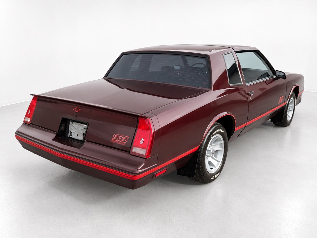 1988 Chevrolet Monte Carlo Image 3