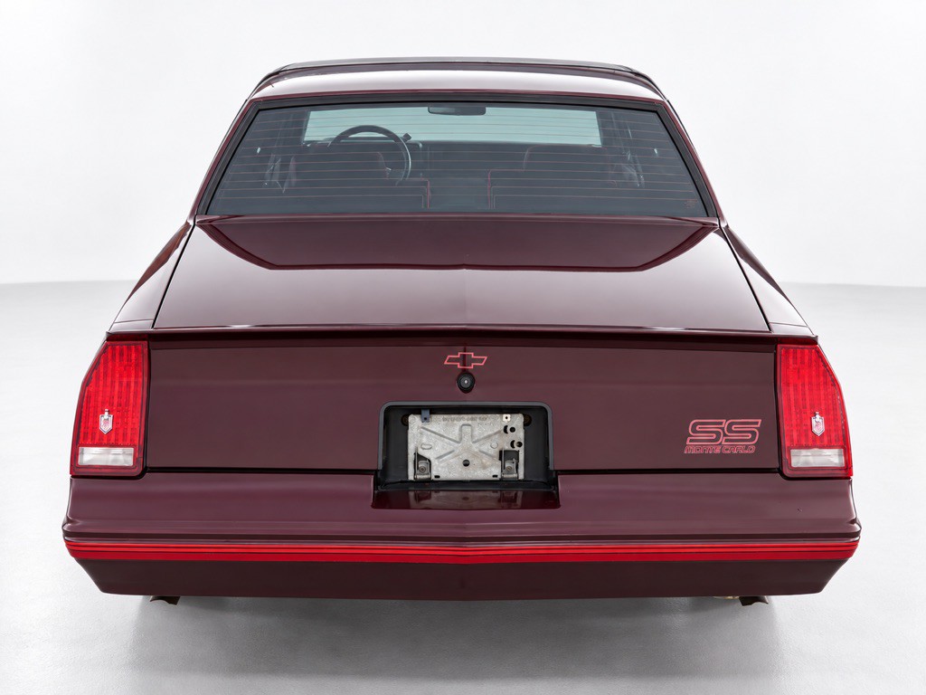 1988 Chevrolet Monte Carlo Image 4
