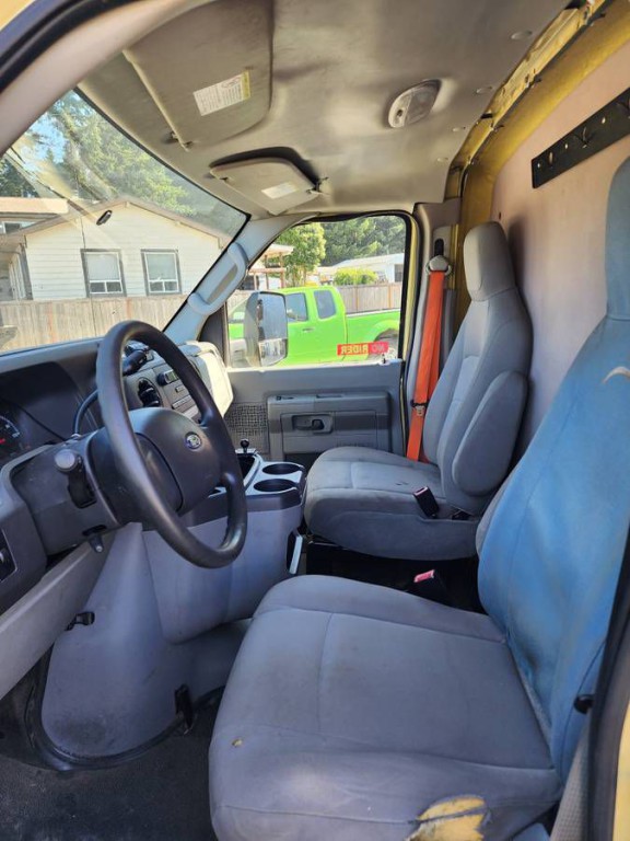 2011 Ford E-450 Image 17