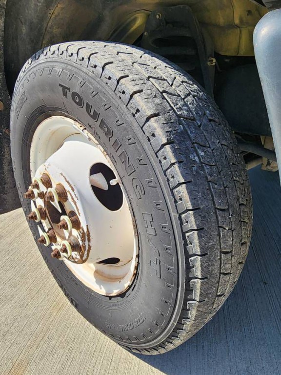 2011 Ford E-450 Image 20