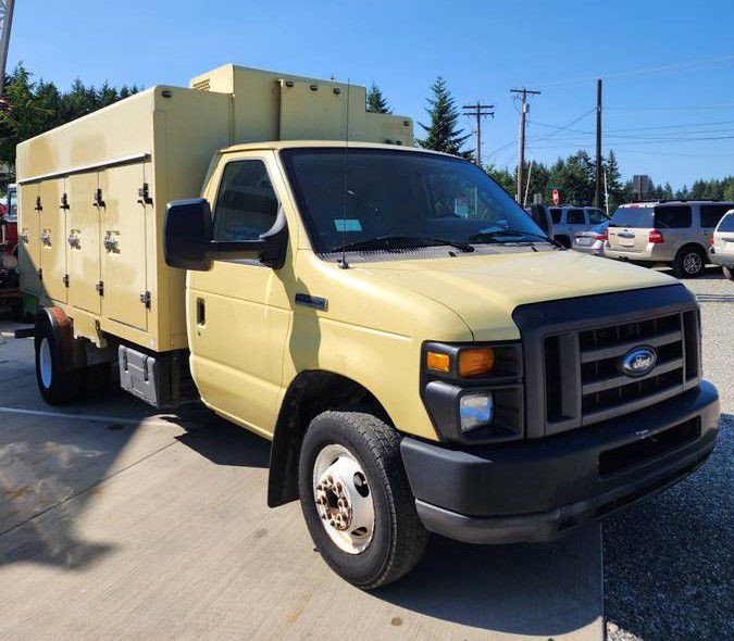 2011 Ford E-450 Image 3