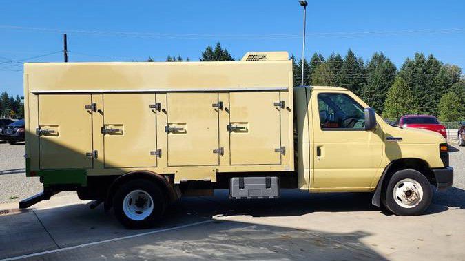 2011 Ford E-450 Image 4