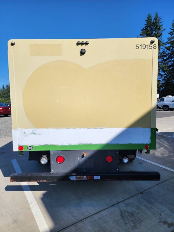 2011 Ford E-450 Image 6