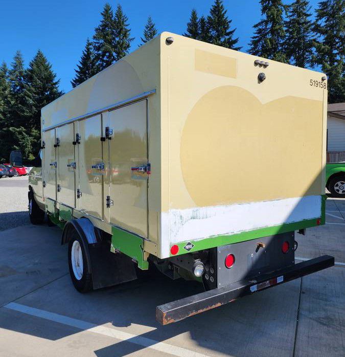 2011 Ford E-450 Image 7