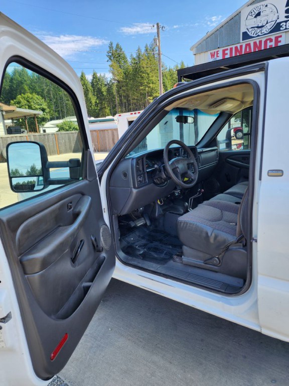 2004 Chevrolet Silverado 1500 Image 17