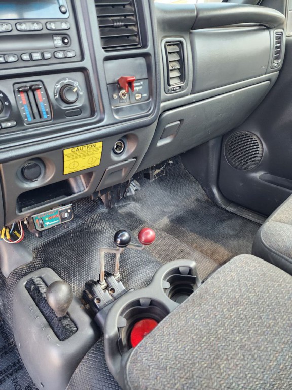2004 Chevrolet Silverado 1500 Image 20