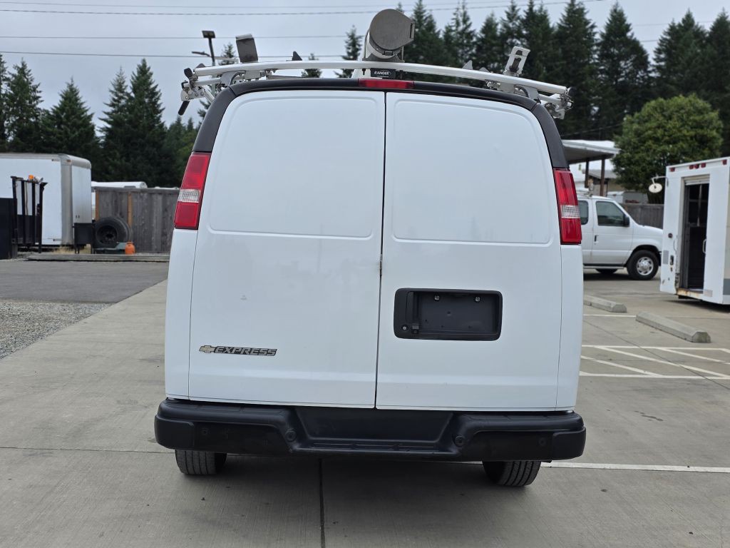 2018 Chevrolet Express Image 6