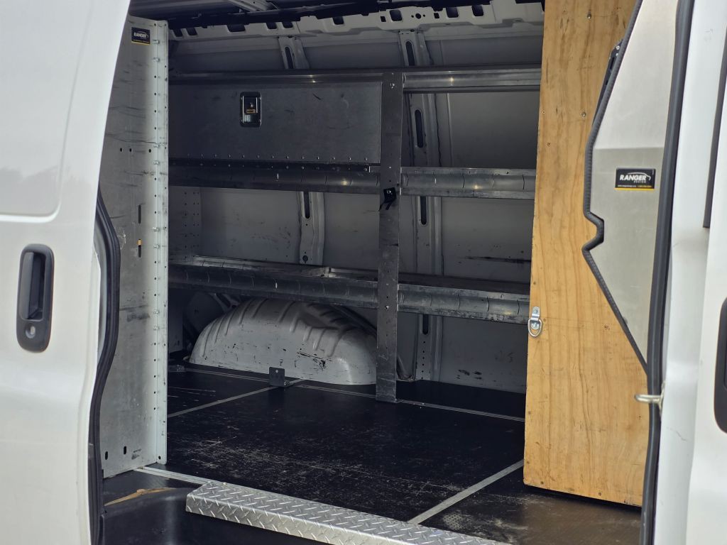 2018 Chevrolet Express Image 17