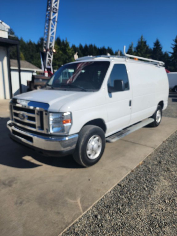 2012 Ford Econoline Image 2