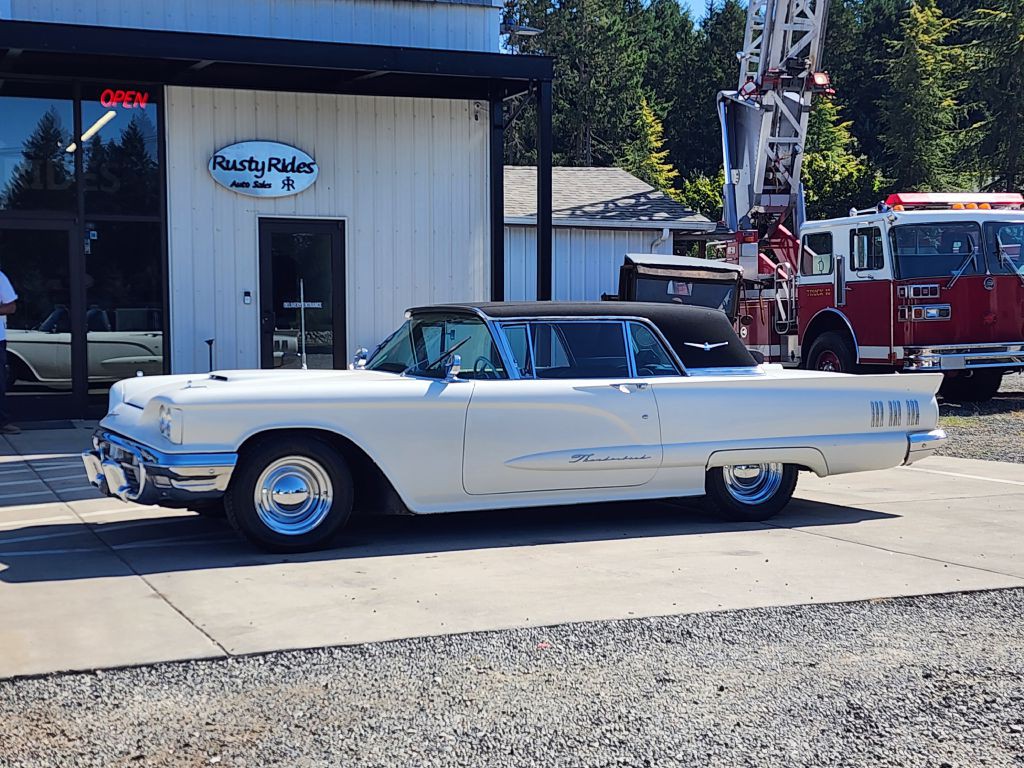 1960 Ford Thunderbird Image 1