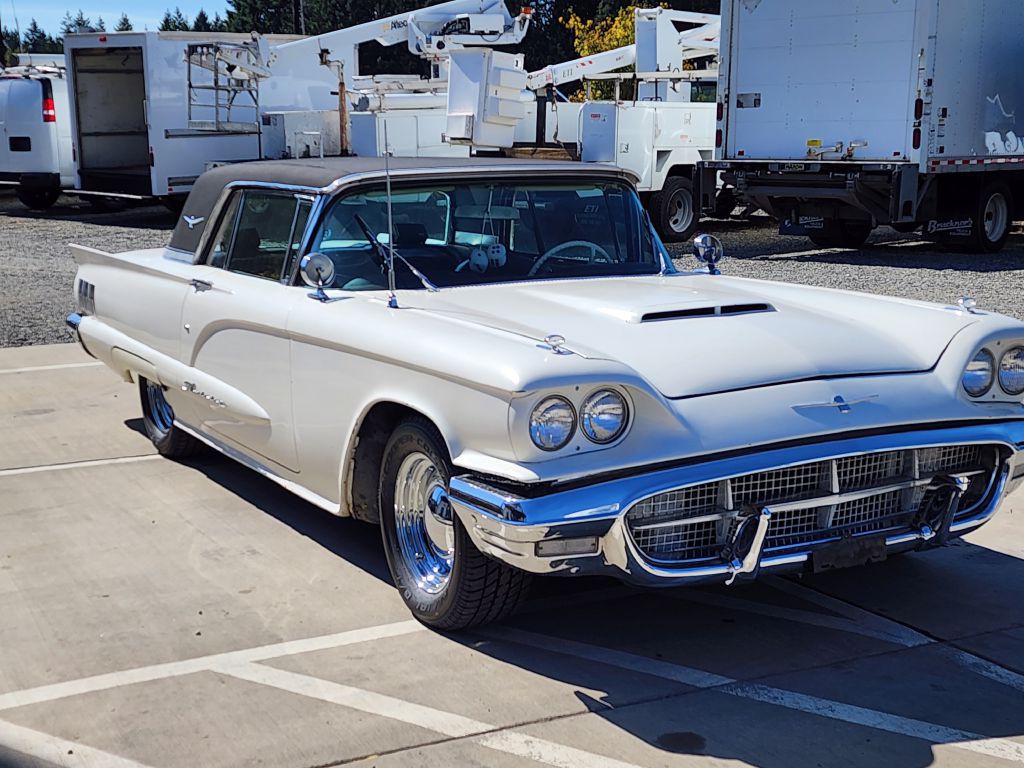 1960 Ford Thunderbird Image 3