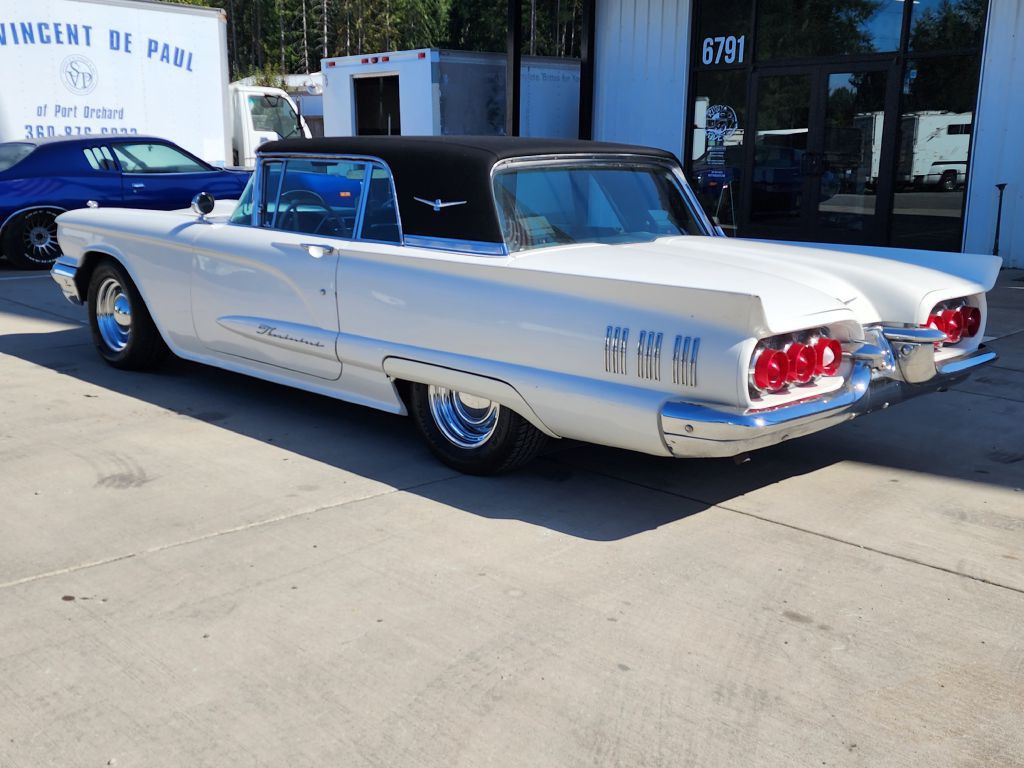 1960 Ford Thunderbird Image 5