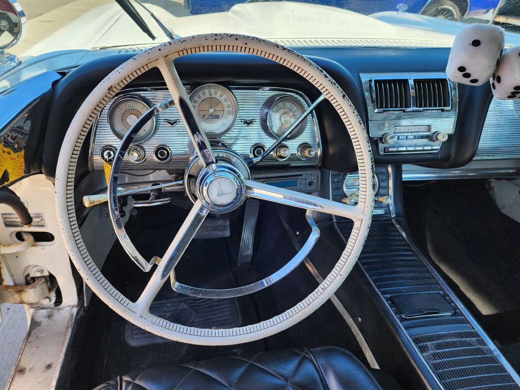1960 Ford Thunderbird Image 7