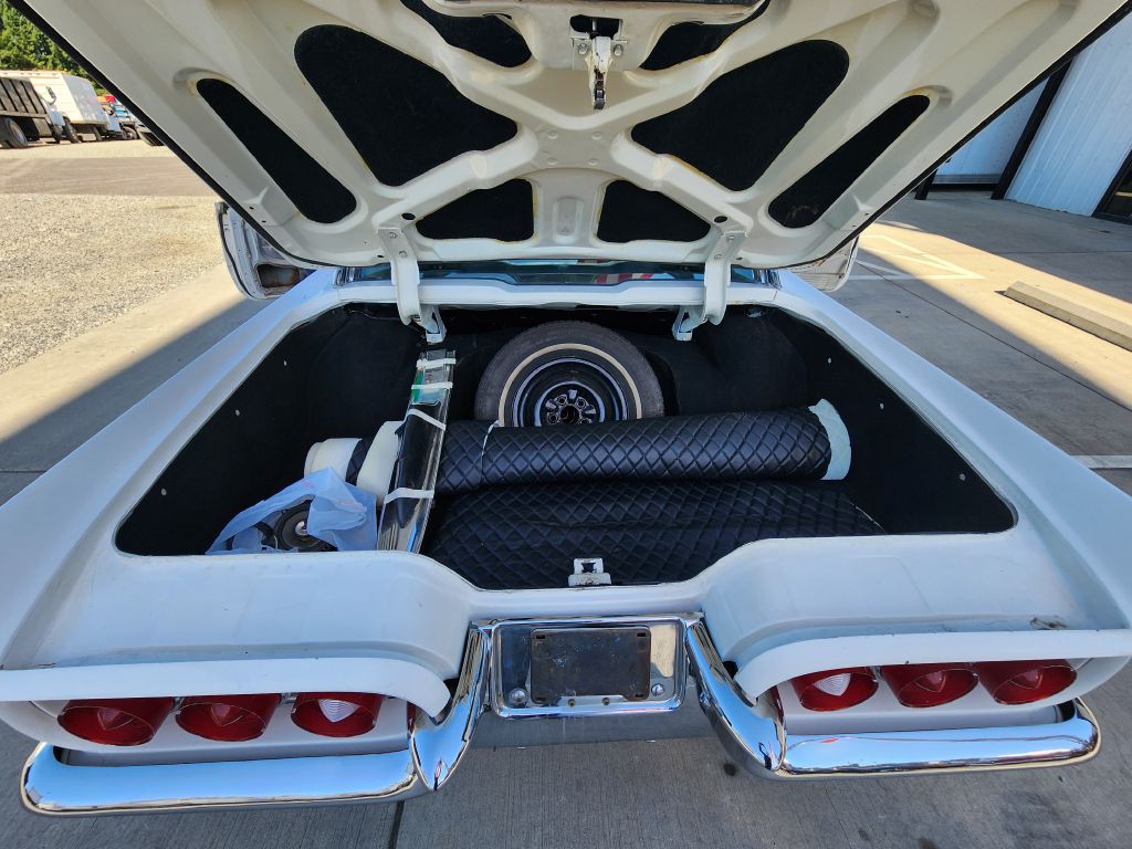 1960 Ford Thunderbird Image 11