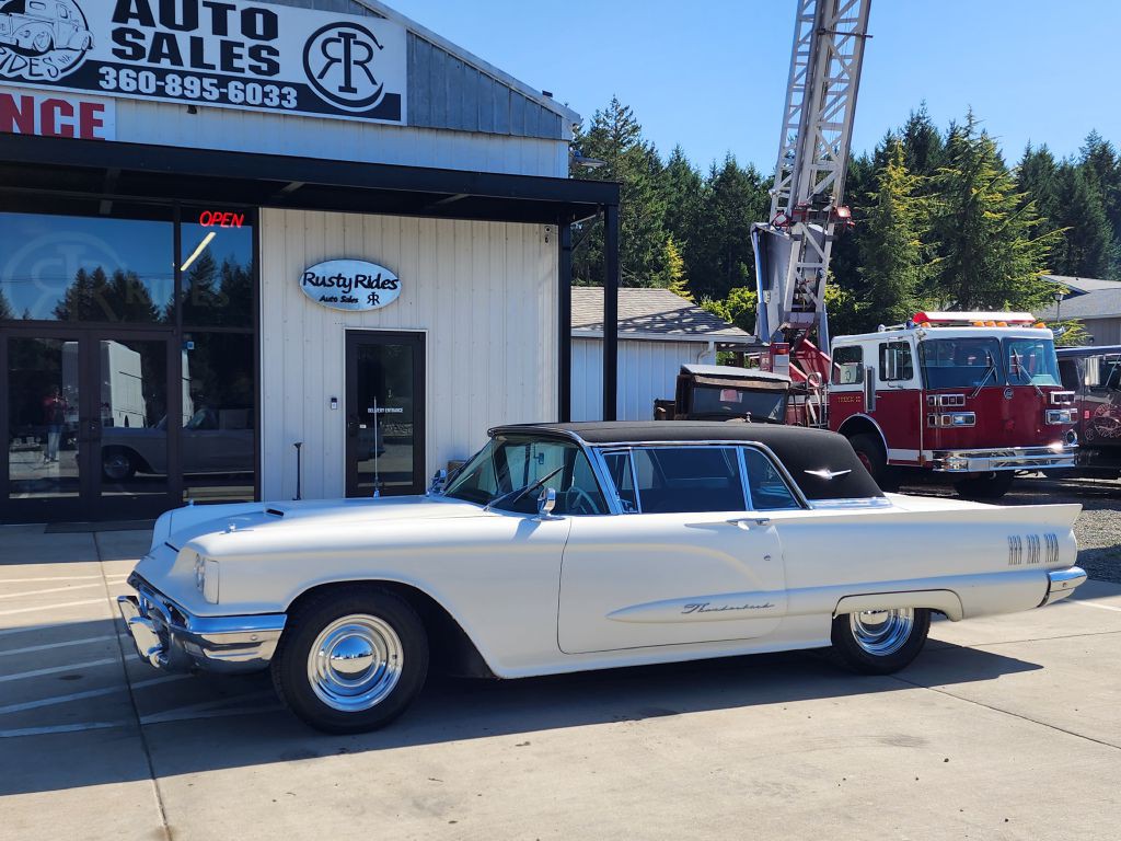 1960 Ford Thunderbird Image 17