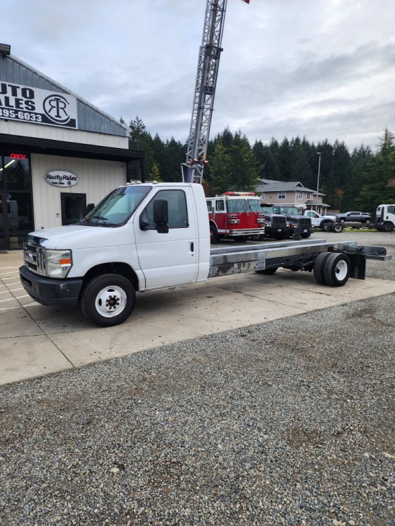 2011 Ford Econoline Image 1