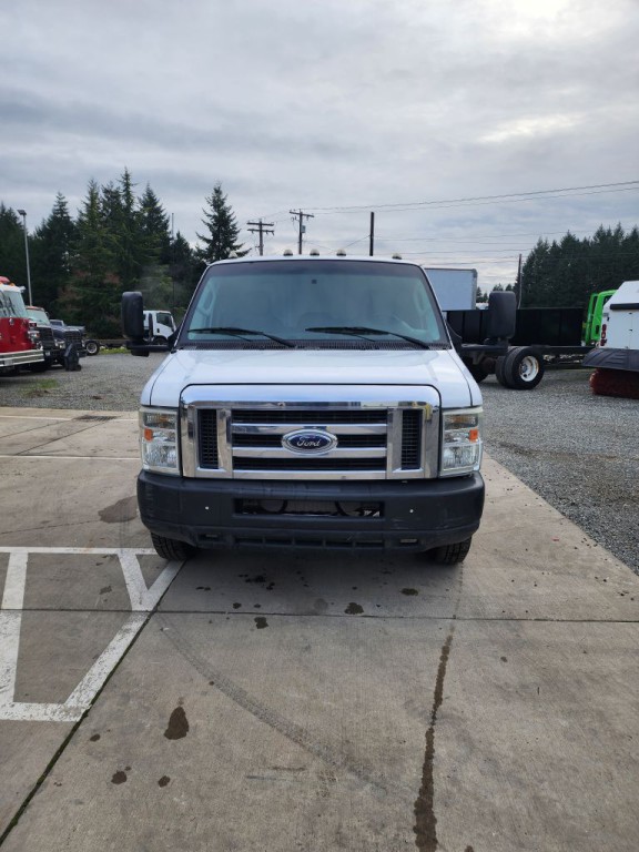 2011 Ford Econoline Image 8