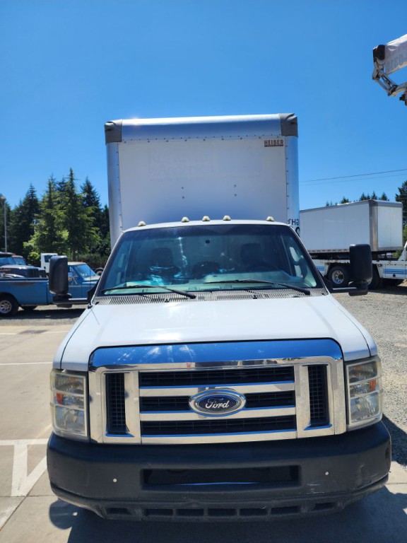 2011 Ford Econoline Image 8