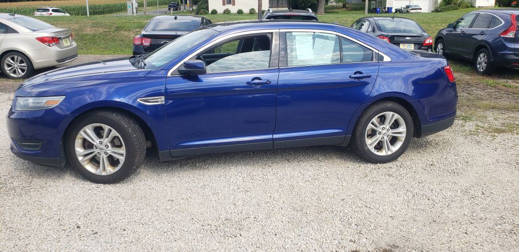 2014 Ford Taurus Image 2