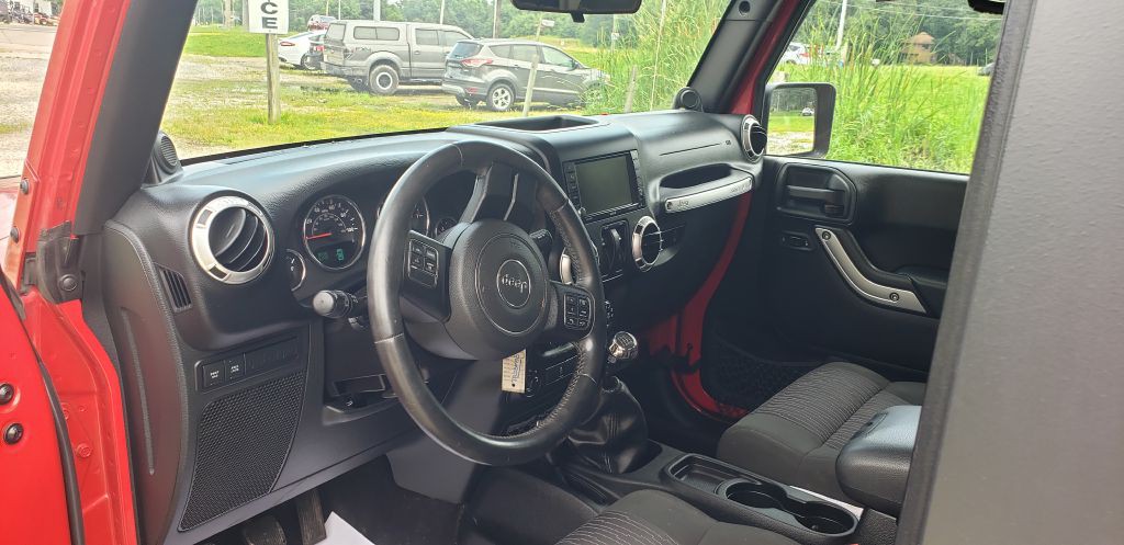 2012 Jeep Wrangler Image 9