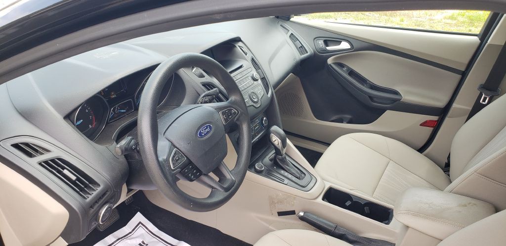 2017 Ford Focus Image 10