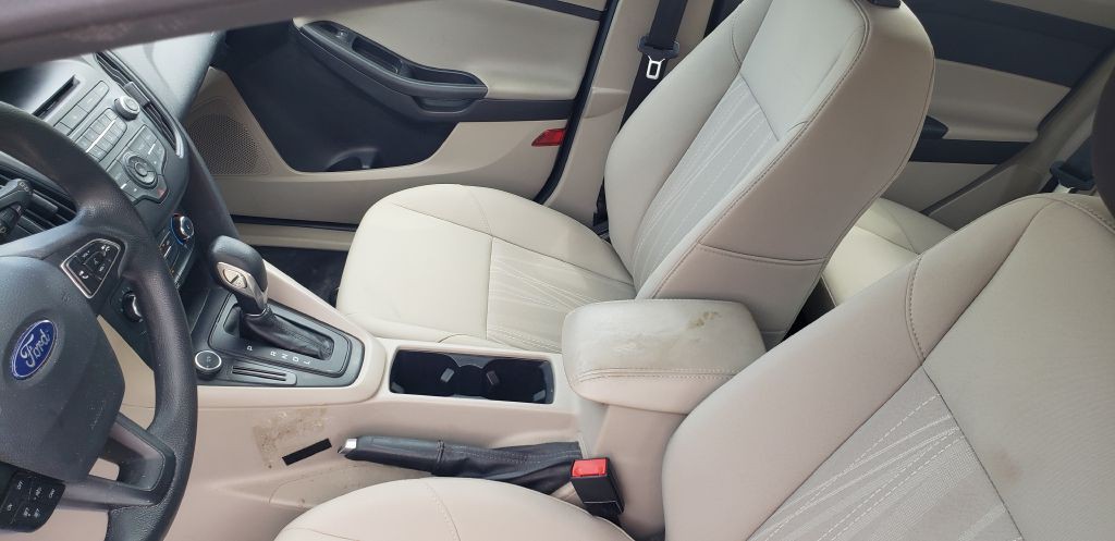 2017 Ford Focus Image 12