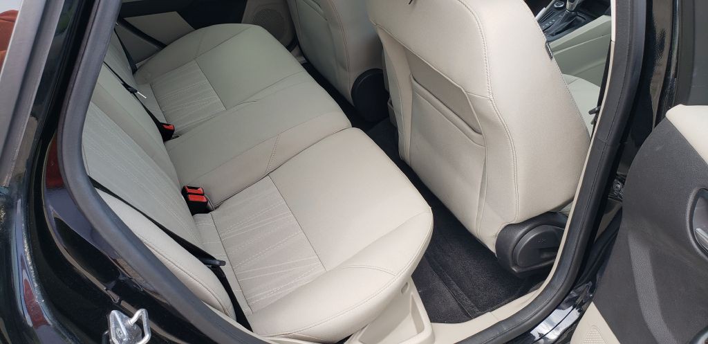2017 Ford Focus Image 16