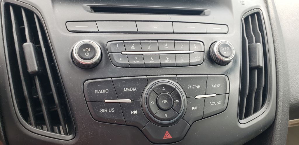 2017 Ford Focus Image 21