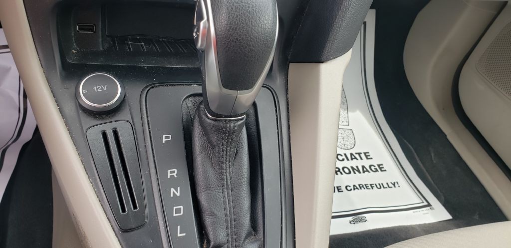2017 Ford Focus Image 23