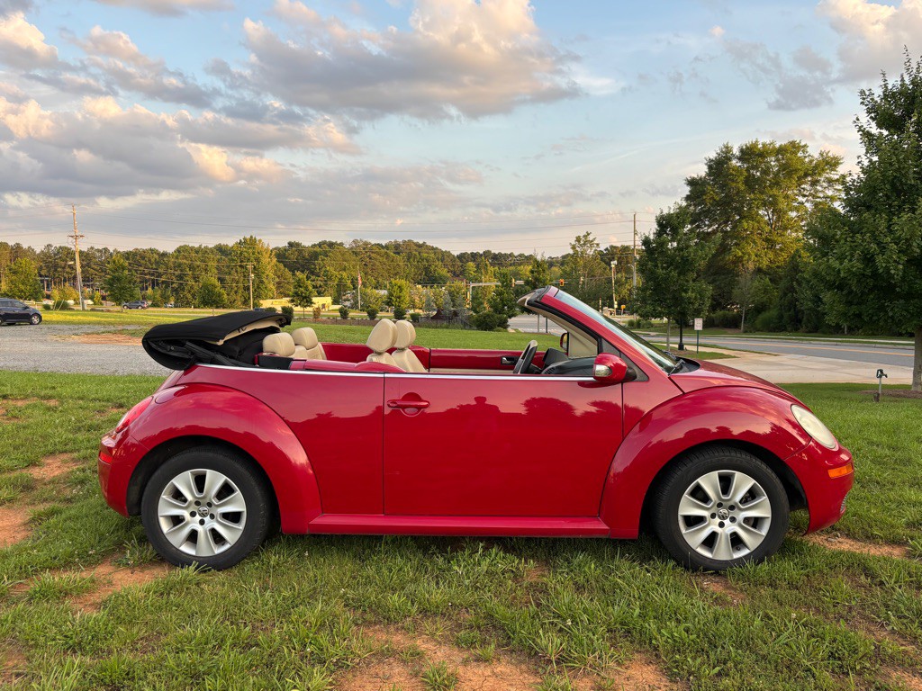 2009 Volkswagen Beetle Image 4