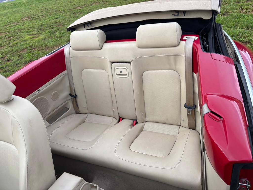 2009 Volkswagen Beetle Image 10