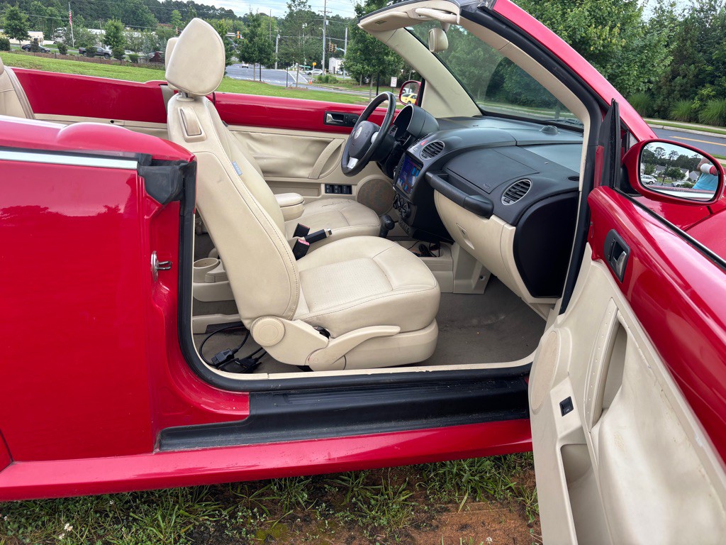 2009 Volkswagen Beetle Image 13