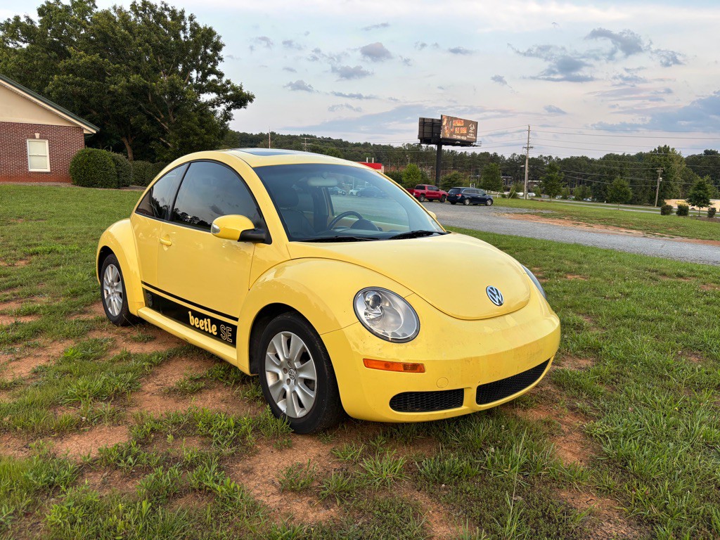 2008 Volkswagen Beetle Image 3